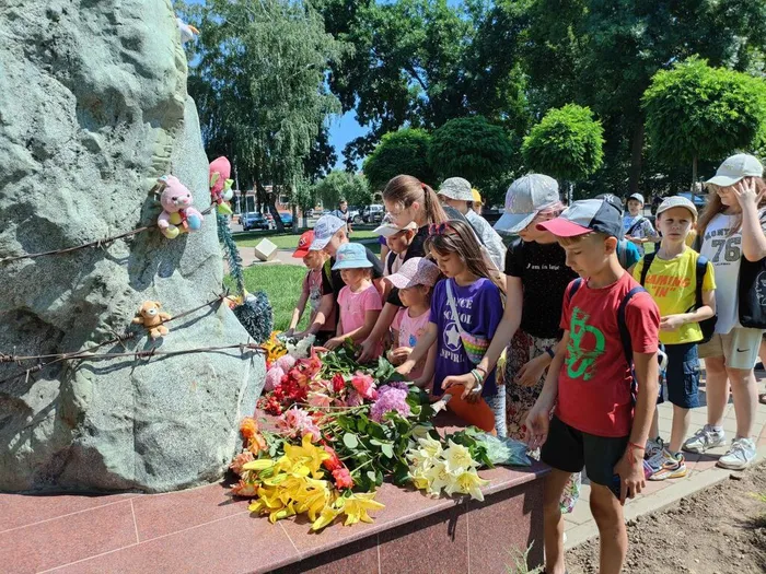 Возложение цветов